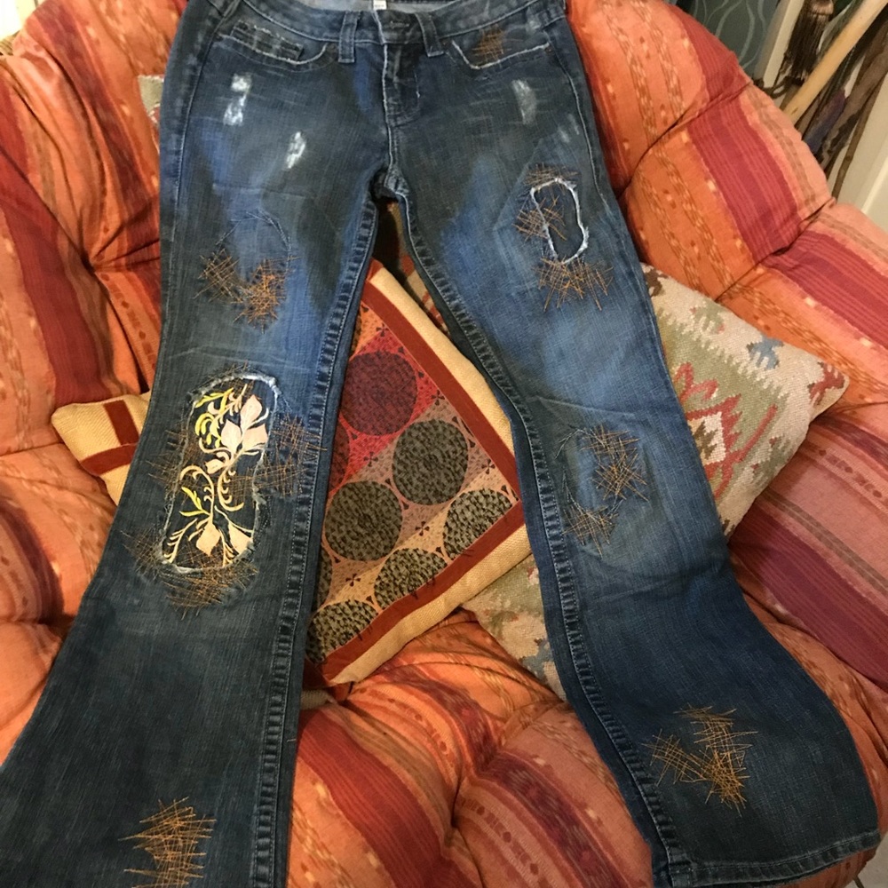 Bebe Jeans new without tags! Distressed &stitched